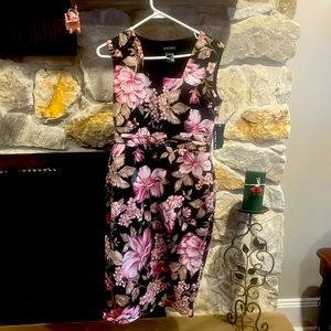Floral a Bove the knee dress attach gold belt. Never worn